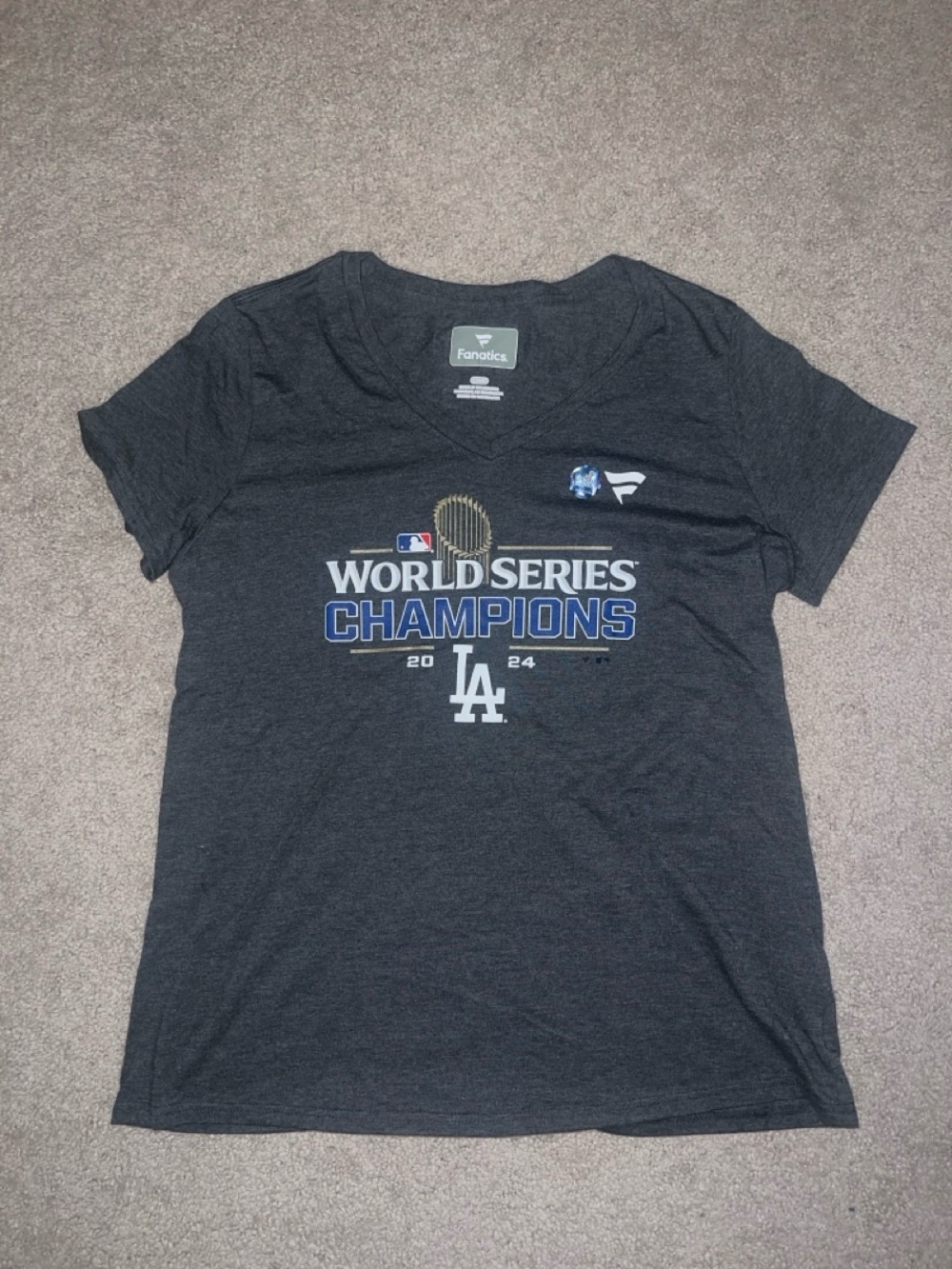 Dodgers women’s v neck tee
